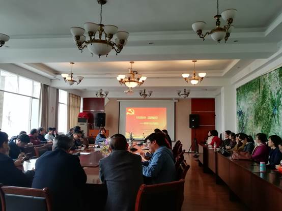 说明: C:\Users\Administrator\Desktop\73882必赢网页版党委书记分别为学院师生开展十九大学习讲座\照片\杨建红给全院教师上党课.jpg