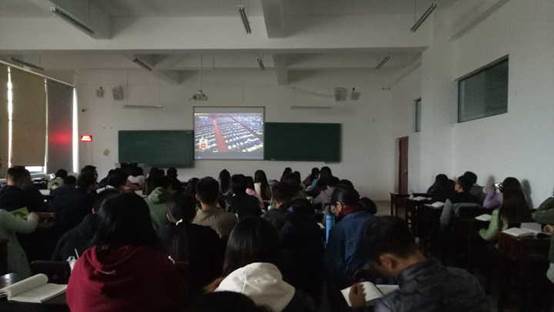 说明: E:\00研一\挂网事宜\普通文章发布\73882必赢网页版组织全院师生观看十九大开幕式新闻稿\73882必赢网页版组织全院师生观看十九大开幕式新闻稿\图片\16园林班集中观看.jpg